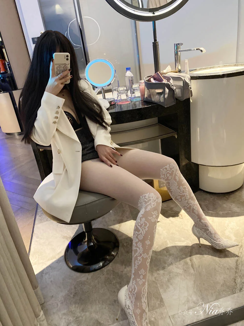 安乔乔 丝袜美腿高清写真资源合集下载