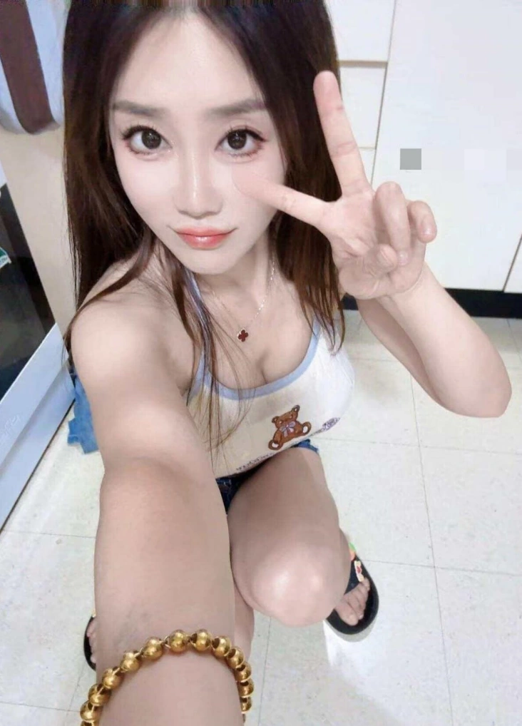 陈猪琦 岛遇写真图集合集下载