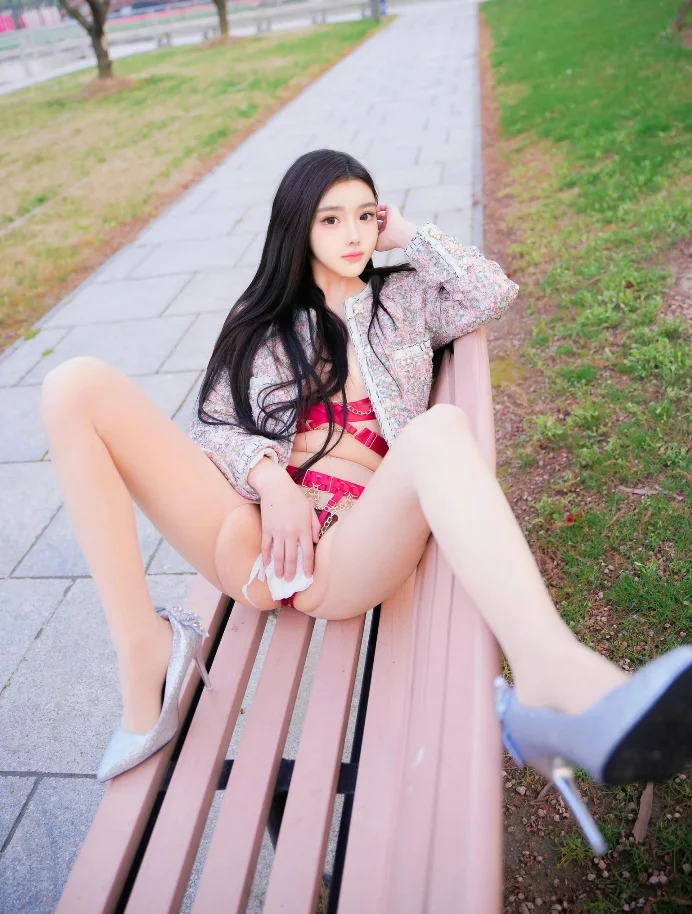 龙雪儿 秀人网内购写真资源合集下载