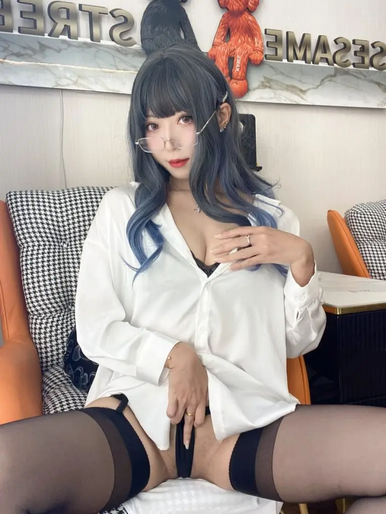 money冷冷(凛酱哎呀) Cosplay写真摄影作品合集