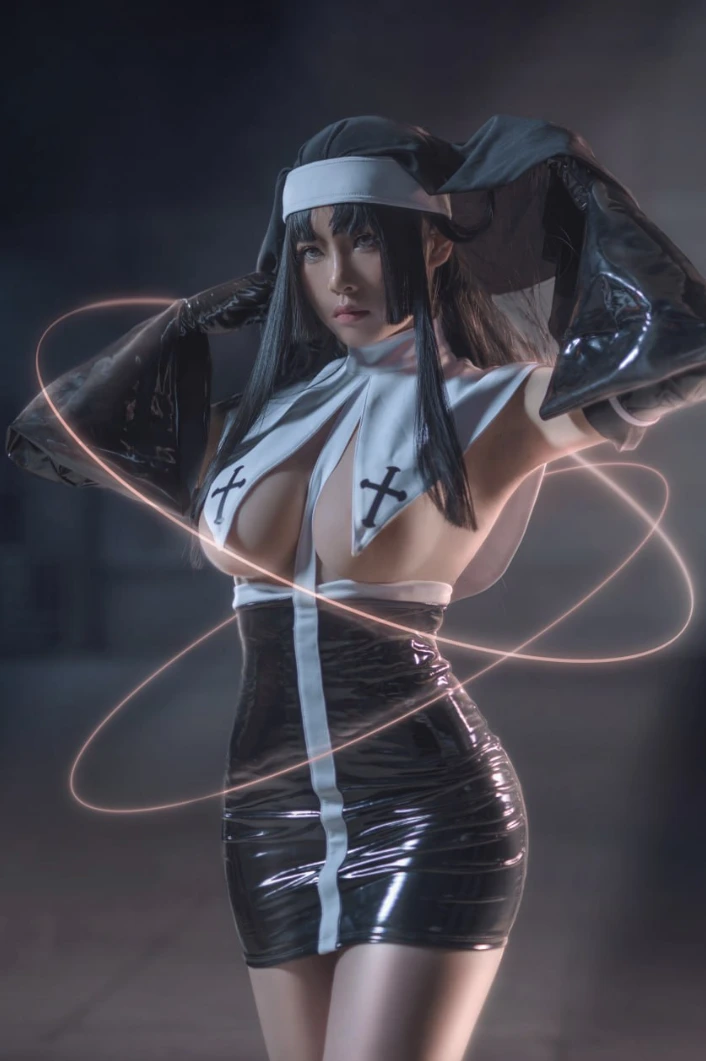 uki雨季 Cosplay写真资源合集下载