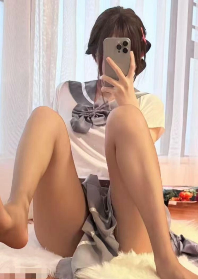 小杏仁 微密圈写真套图合集下载